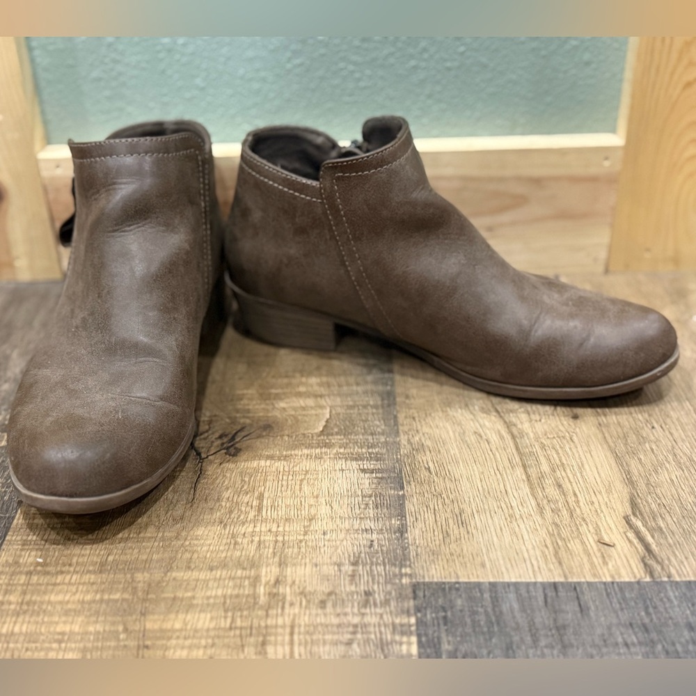 Women's Brown Ankle Boots - Classic Casual Chelsea Style